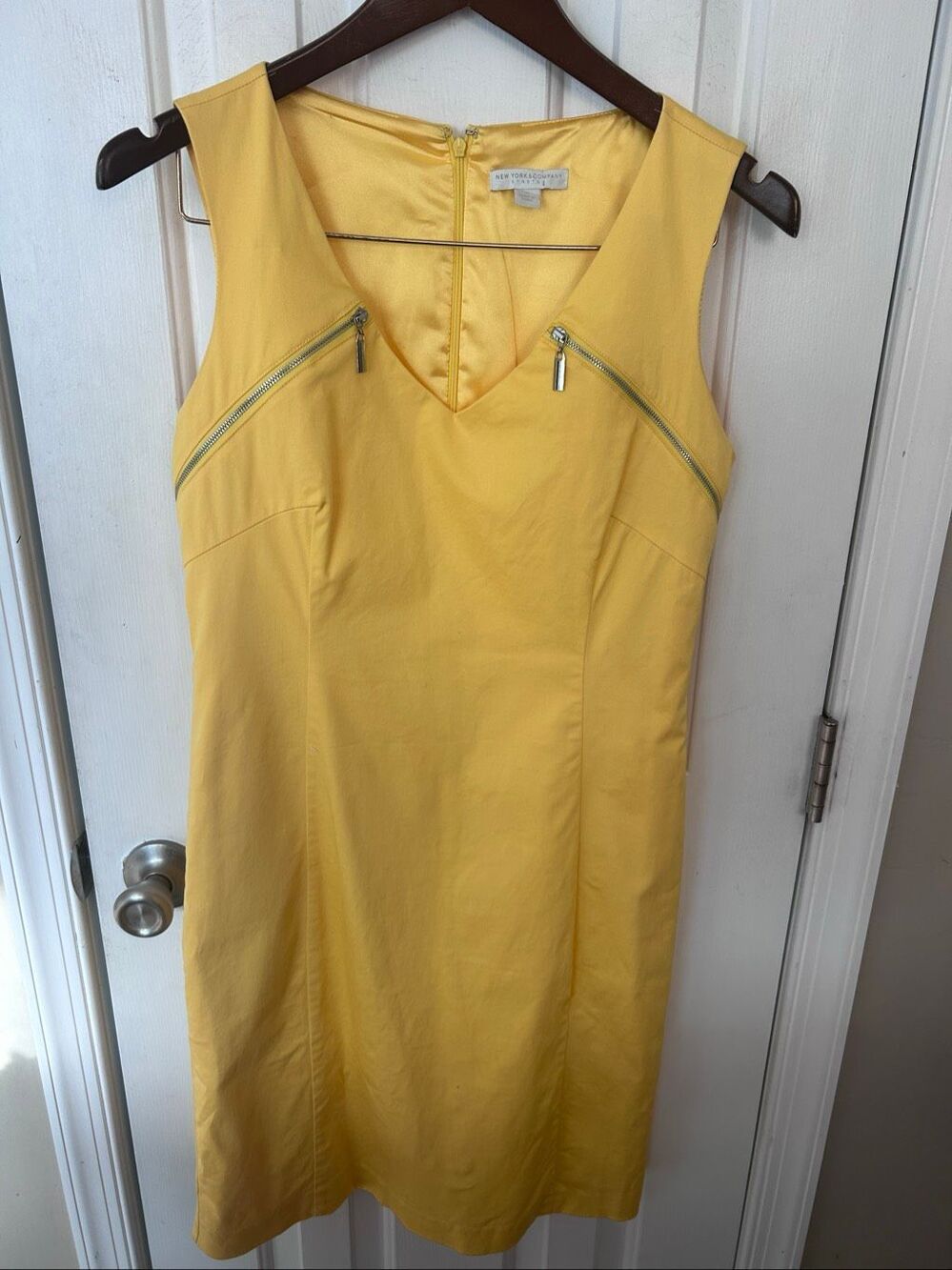 New York & Company Yellow V Neck Sheath Dress Zipper Accent Stretch Lined Size 4